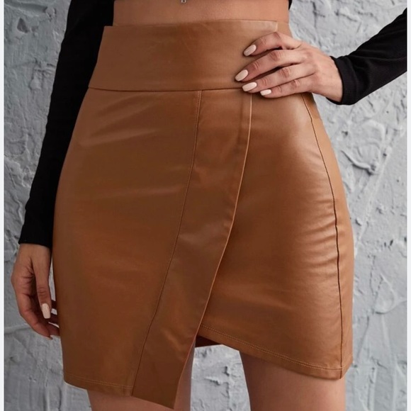SHEIN Privé Faux Leather Asymmetrical Hem Skirt - Picture 2 of 9